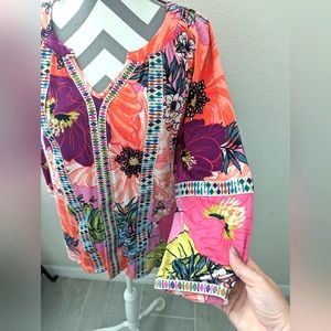 Artsy Cupio Top w/ Embroidered Trim in a Floral Print